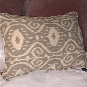 newport throw pillows